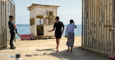 Salir de Ceuta por su propio pie: “No puedo más, me voy. Aún no sé para qué vine”