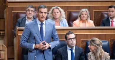 Sánchez y Feijóo se cronifican en sus acusaciones sobre la crisis sin resolver de Ceuta