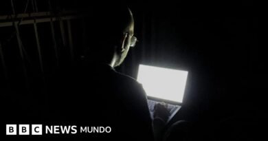 Sin luz, sin agua, sin transporte: la frustración que siento con mi vida en la Cuba de los apagones Sin luz, sin agua, sin transporte: la frustración que siento con mi vida en la Cuba de los apagones - BBC News Mundo