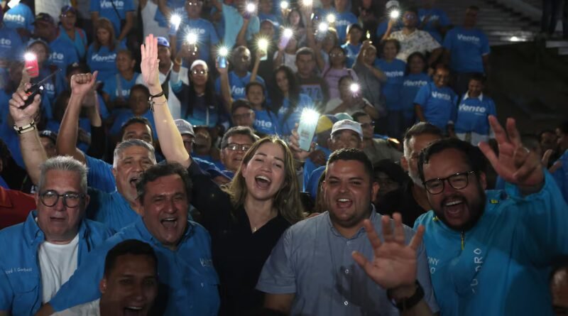 Tras los intentos frustrados de retorno a Venezuela de María Corina Machado, vuelve su jefa de comunicaciones