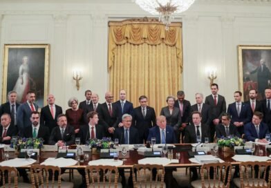 Trump apuesta por que las empresas de IA se autorregulen para evitar el descontrol de la tecnología