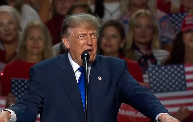 Trump ofrece 5.000 dólares a cada ciudadano si su partido gana elecciones de término medio - RR Noticias