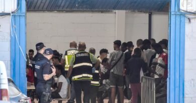 Un engranaje policial para estudiar el asilo de los migrantes que no quieren volver a Marruecos