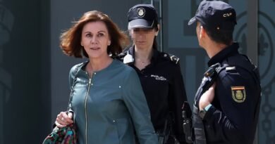 Un nuevo informe de la Policía conecta los audios de Cospedal con los diarios de Villarejo
