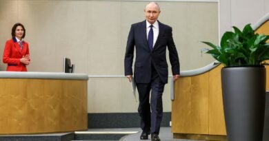 Un politólogo ruso que denunció el fraude electoral recibe una paliza y es encarcelado bajo el cargo de posesión de drogas