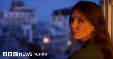 Una alerta de 4 minutos no basta: la nueva e incesante táctica de bombardeos de Rusia que está agotando a los habitantes de Kyiv - BBC News Mundo