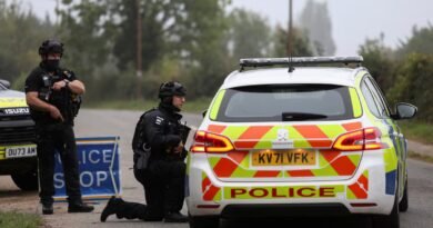 Uno de los cinco detenidos cerca de la base británica de Fairford llamó él mismo a la policía antes de su detención
