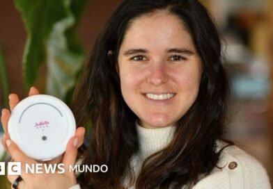 Valentina Agudelo, la colombiana que creó un innovador dispositivo que identifica el riesgo de cáncer de mama en minutos y en cualquier parte - BBC News Mundo