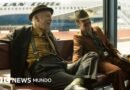 Wild Horse Nine, la película sobre dos agentes de la CIA que conspiran contra el gobierno de Allende en Chile que causó sensación en el Festival de Venecia - BBC News Mundo