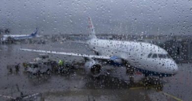 Aerolíneas alertan por afectaciones en vuelos a destinos del Pacífico por el huracán 'Simon - RR Noticias