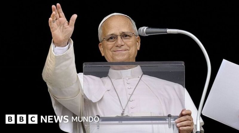 “Ahora reanudaré gradualmente mis actividades”: el Papa hace su primera aparición pública tras ser operado por un cáncer de pulmón - BBC News Mundo