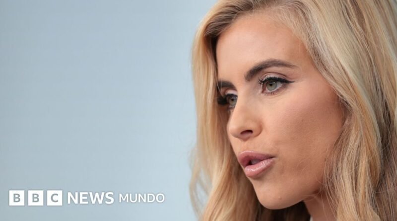 Análisis: la secretaria de prensa de la Casa Blanca, Katie Zacharia, fue arrojada a un torbellino y falló en un momento crítico para Trump - BBC News Mundo
