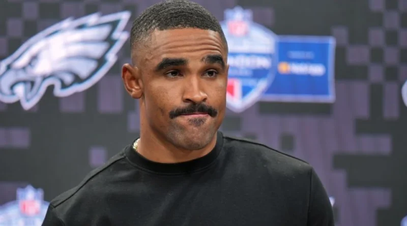 Asociación de Jugadores cuestiona a la NFL por manejo con Jalen Hurts, QB de Eagles afectado por coágulos en los pulmones - RR Noticias