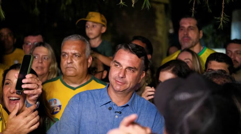 Bolsonaro vence a Lula en primera vuelta de las elecciones y acaricia el retorno de la ultraderecha al poder en Brasil