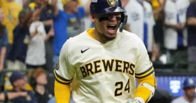 Brewers pone en predicamento al bicampeón Dodgers con su segundo triunfo en la serie de campeonato - RR Noticias