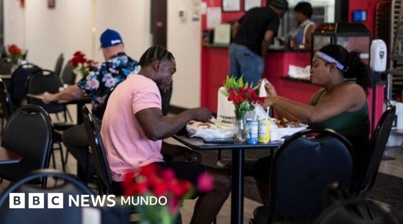 Cómo las deportaciones de Trump alteran la vida de una ciudad de EE.UU. que había sido transformada por migrantes haitianos  - BBC News Mundo