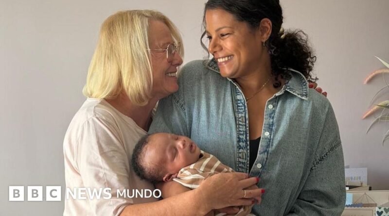 Congelaron tejido de mis óvulos por un cáncer cuando tenía 17 años y ahora con 44 soy madre de un hermoso bebé - BBC News Mundo