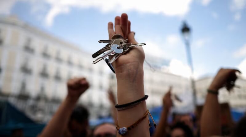 De Ceuta a Sol: a quién favorece y perjudica el cambio de asunto político estrella