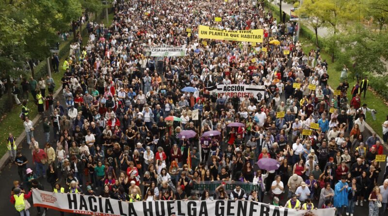 Decenas de miles de personas se manifiestan por la vivienda en Madrid en medio de la incertidumbre electoral