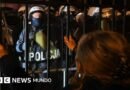 Despliegan a la policía en Polonia ante un enfrentamiento entre el primer ministro y la oposición por el control del Tribunal Constitucional - BBC News Mundo