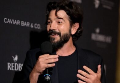 Diego Luna gana el premio a Mejor Guion en el Festival de Cine de Roma por “Ceniza en la boca” - RR Noticias
