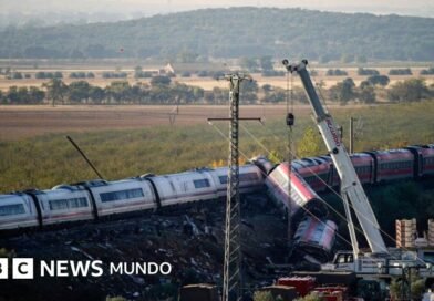 El desastre ferroviario en España ensombrece las posibilidades de reelección de Sánchez - BBC News Mundo