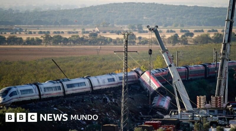 El desastre ferroviario en España ensombrece las posibilidades de reelección de Sánchez - BBC News Mundo