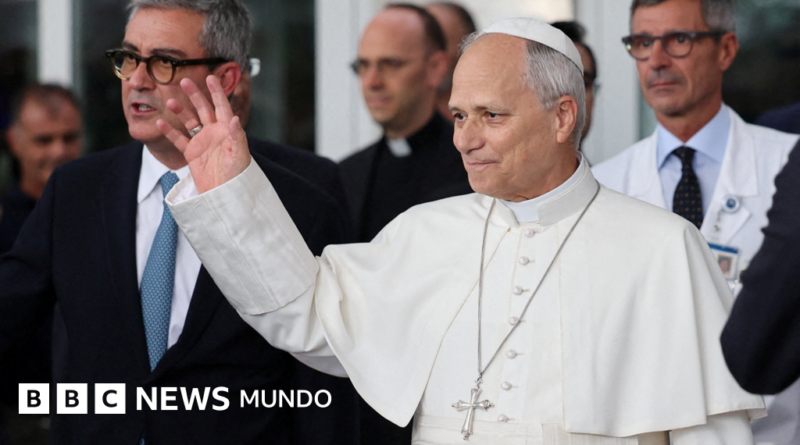 El papa León XIV sale del hospital tras su cirugía por un cáncer de pulmón de hace 4 días - BBC News Mundo