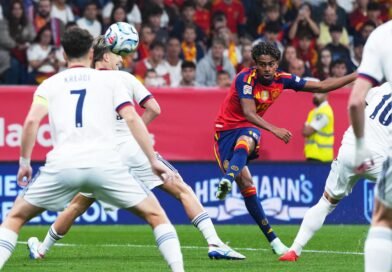 España supera una desconexión ante República Checa en un partido con multitud de ocasiones 