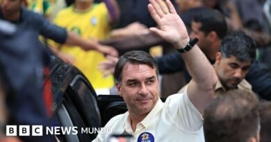 Flávio Bolsonaro denuncia el 