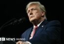 La justicia le ordena a Trump responder preguntas bajo juramento en su demanda contra la BBC - BBC News Mundo
