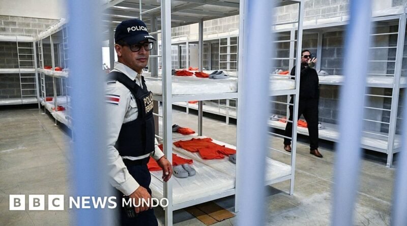 Las imágenes de la nueva cárcel de máxima seguridad de Costa Rica que imita al Cecot de Bukele - BBC News Mundo