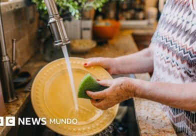 Los anfitriones de Airbnb ya no pueden exigir a los huéspedes que quiten las sábanas ni que laven los platos - BBC News Mundo