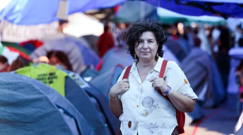 Los indignados del 15-M vuelven a Sol para protestar por el derecho a la vivienda