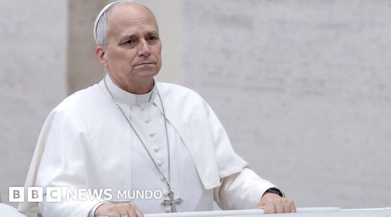 Los médicos del Papa informan que camina y se recupera