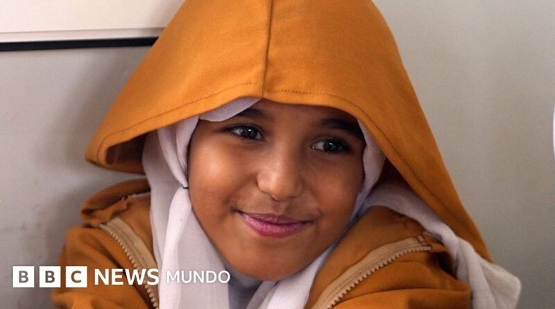 Los niños que desafían a francotiradores y morteros para ir a la escuela cerca del frente de guerra en Yemen - BBC News Mundo