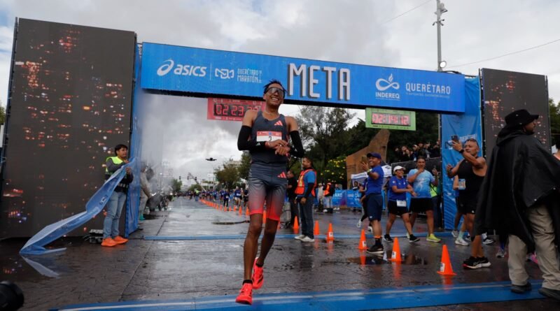 Mexicano gana el Querétaro Maratón 2026 - RR Noticias