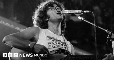 Muere a los 81 el icónico cantautor argentino Piero - BBC News Mundo