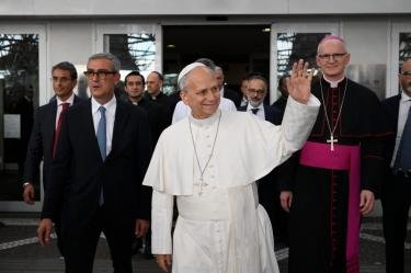 Papa León XIV sale del hospital - RR Noticias