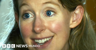 Por qué Elizabeth Holmes sigue siendo la estafadora más fascinante de EE.UU. - BBC News Mundo