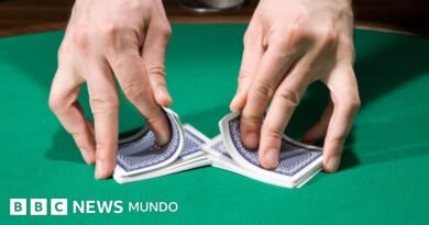 Por qué cada vez que barajas cartas el resultado es un acontecimiento sin precedentes en la historia del universo Por qué cada vez que barajas cartas el resultado es un acontecimiento sin precedentes en la historia del universo - BBC News Mundo