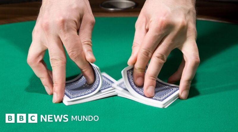 Por qué cada vez que barajas cartas el resultado es un acontecimiento sin precedentes en la historia del universo - BBC News Mundo