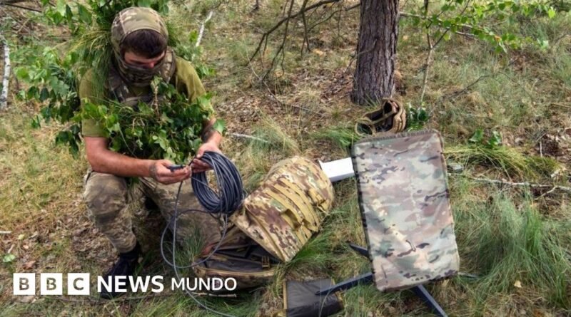 Por qué el internet de Starlink es clave en la guerra de drones de Ucrania contra Rusia - BBC News Mundo