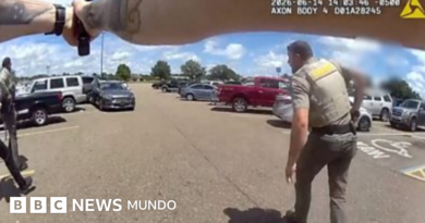 Publican video del tiroteo policial en el que murió un bebé en EE.UU. - BBC News Mundo