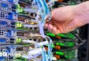 Qué es la fotónica y cómo puede lograr que los centros de datos de la IA consuman menos agua y energía   - BBC News Mundo
