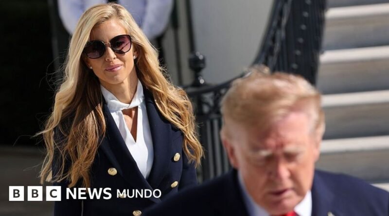 Quién es Katie Zacharia y por qué su designación como secretaria de prensa de Trump ha generado controversia - BBC News Mundo