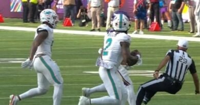 Réferi de la NFL es embestido por un tackle de Vikings y se levanta enfurecido con ganas de pelear - RR Noticias