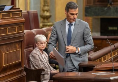 Sánchez mide el alcance del malestar social contra la derecha para decidir si convoca ya elecciones 