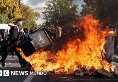 Semana de furia y fuego: las violentas protestas estudiantiles en Francia que han dejado más de 1.000 escuelas afectadas y cientos de detenidos - BBC News Mundo