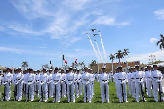 Sheinbaum encabeza ceremonia en Veracruz por el 205 aniversario de la Armada de México - RR Noticias